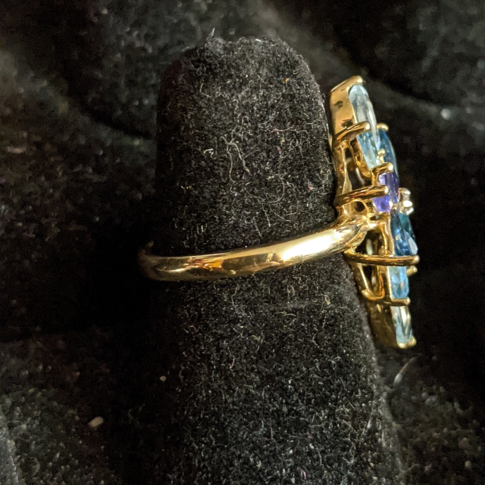 10kt yellow gold and semi precious gem ring
